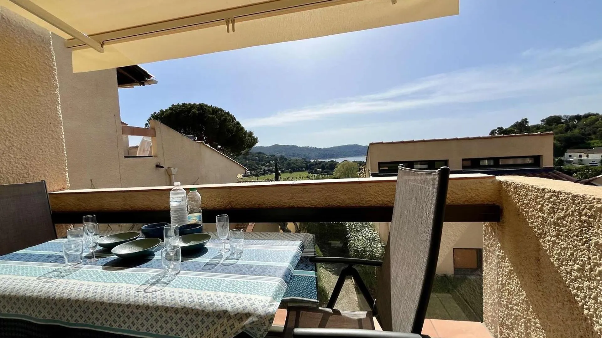 Apartment Appartement Avec Terrasse Vue Mer Et Parking A La Croix-Valmer - Fr-1-226B-231 France