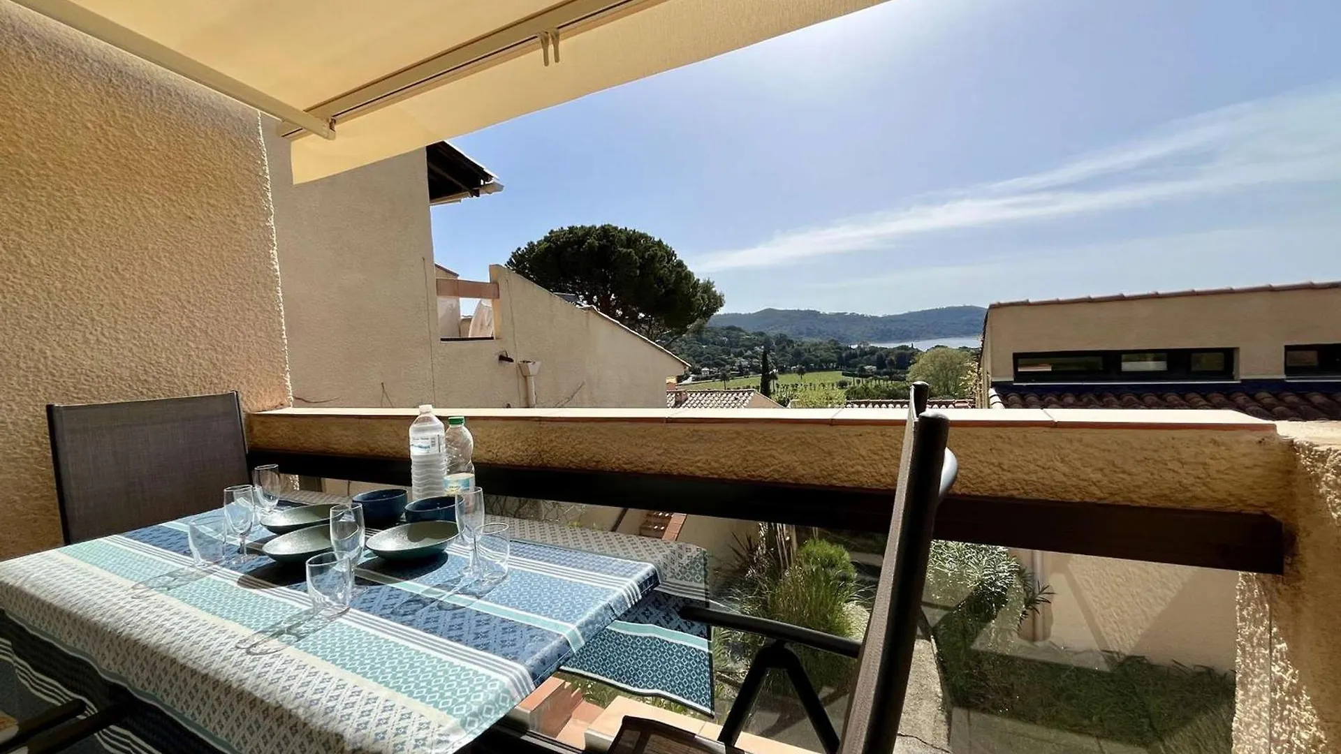 Appartement Avec Terrasse Vue Mer Et Parking A La Croix-Valmer - Fr-1-226B-231 Apartment